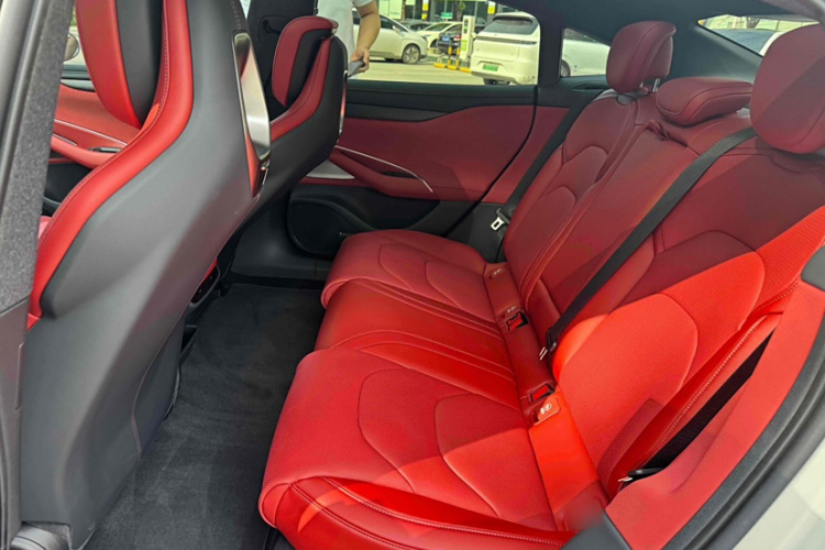 小米汽车 小米SU7 2024款 后驱长续航智驾版中控内饰7004