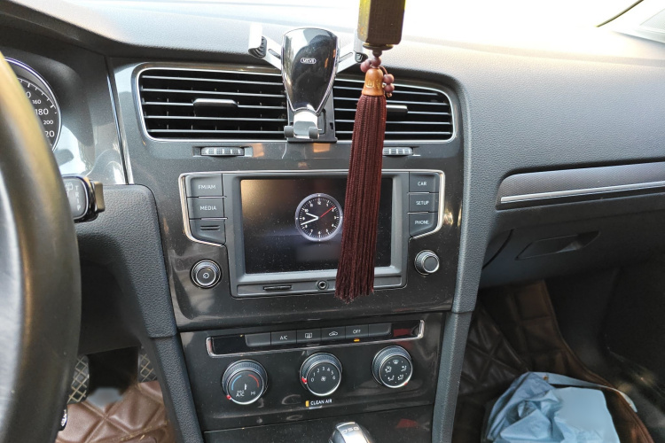 大众 高尔夫 2017款 230TSI 自动舒适百万辆纪念版局部细节16