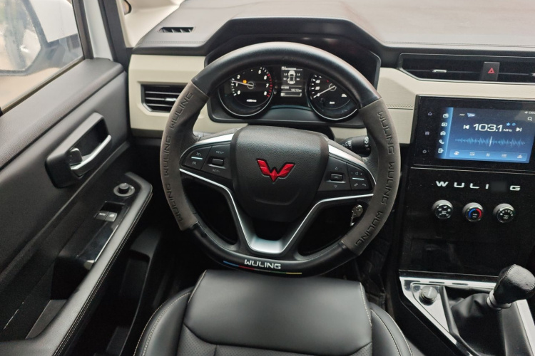 五菱汽车 五菱征程 2021款 1.5T 手动豪华型局部细节13