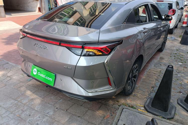 东风风神 奕炫 2021款 230T 自动荣耀版车身外观7