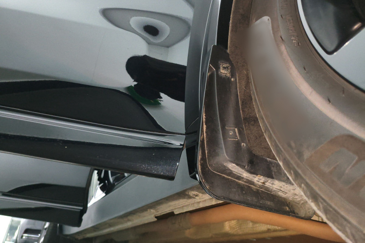 理想汽车 理想L8 2023款 Air局部细节9001