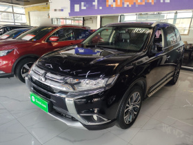 三菱 欧蓝德 2016款 2.4L 四驱精英版 5座