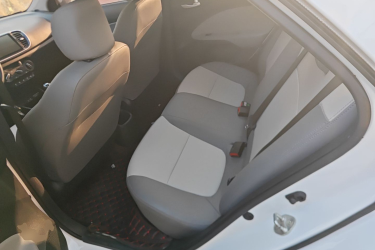 起亚 焕驰 2019款 1.4L 手动智享版Value 国VI中控内饰7004