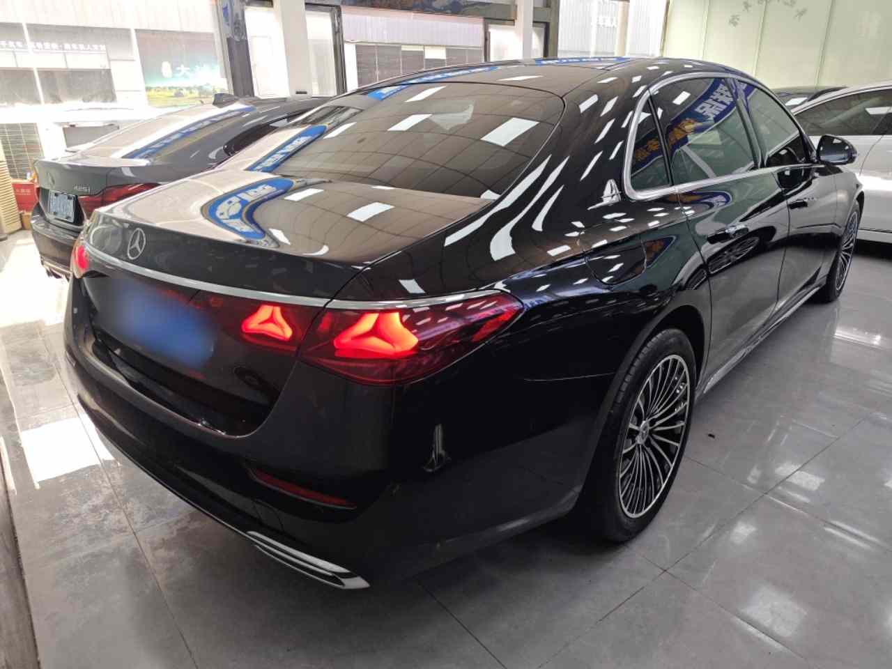 奔驰E级 2025款 E 260 L(4)