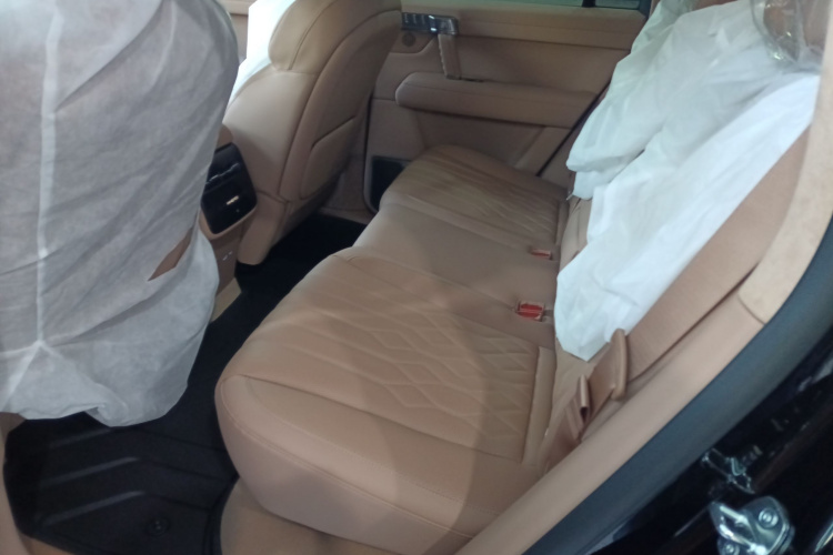 猛士M817 2025款 Max中控内饰7004