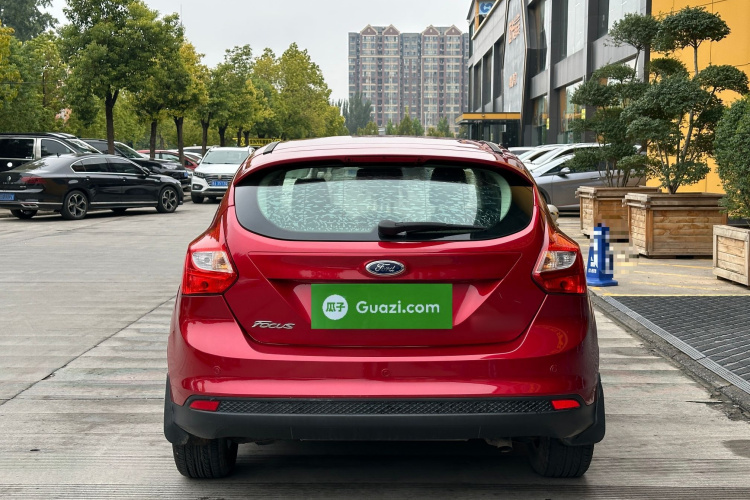 福特 福克斯 2012款 两厢 1.6L 手动风尚型车身外观6004