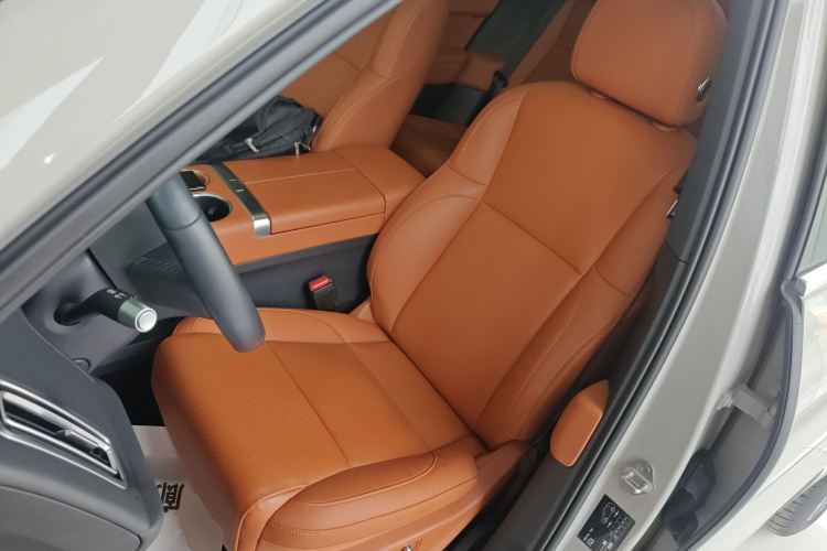 理想汽车 理想L6 2024款 Max中控内饰19