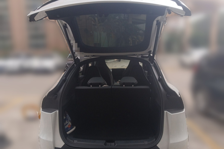 特斯拉 Model Y L 2025款 长续航全轮驱动版中控内饰23