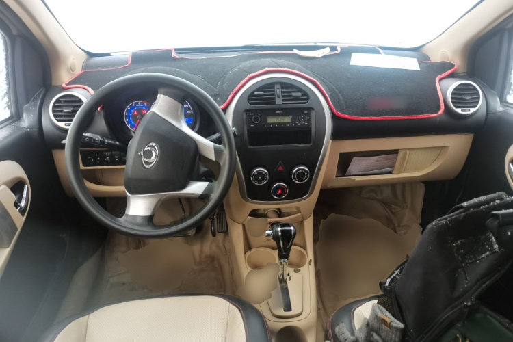 吉利汽车 熊猫经典 2014款 CROSS 1.5L 自动精英型中控内饰12