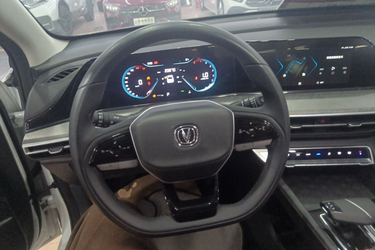 长安 逸动 2022款 PLUS 蓝鲸NE 1.4T GDI DCT尊贵版局部细节13