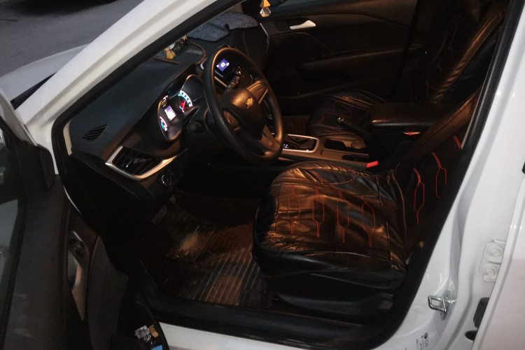 雪佛兰 科沃兹 2018款 320 自动欣享天窗版中控内饰20