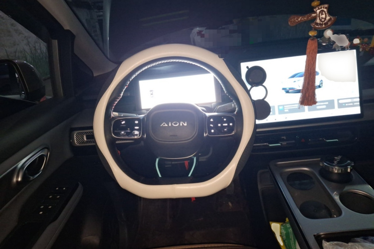 埃安 AION Y 2025款 Plus 510 智享版中控内饰13