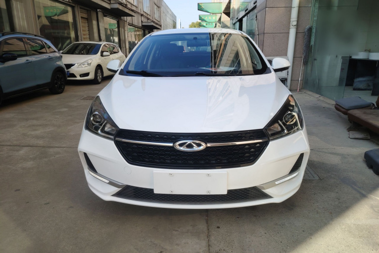 奇瑞 艾瑞泽5 2019款 改款PRO 1.5L 手动青春版 国VI车身外观2