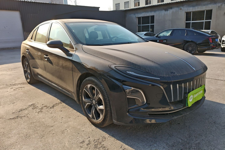 红旗E-QM5 2023款 改款 基础出行版车身外观3