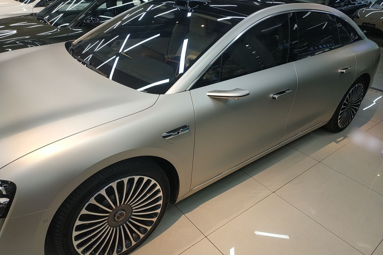 鸿蒙智行 享界S9 2024款 纯电 Ultra 四驱旗舰版车身外观4