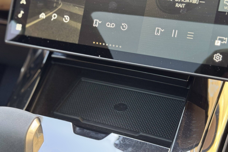 路虎 揽胜运动版 2024款 400PS Dynamic SE中控内饰7007