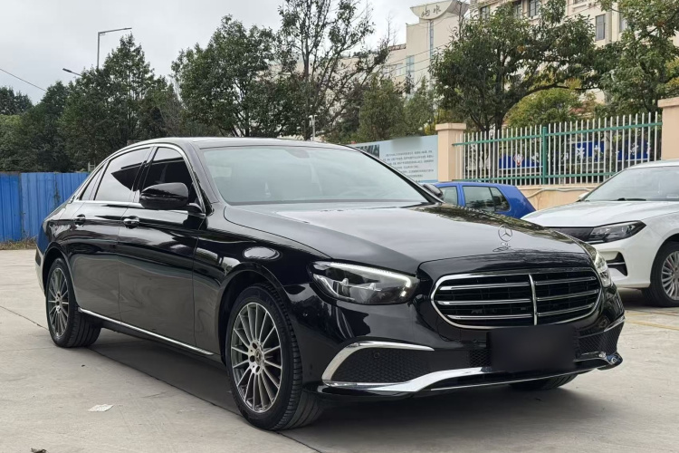 奔驰E级 2023款 改款 E 260 L车身外观6002