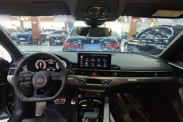 奥迪A4L 2024款 40 TFSI quattro RS套件燃速型中控内饰12