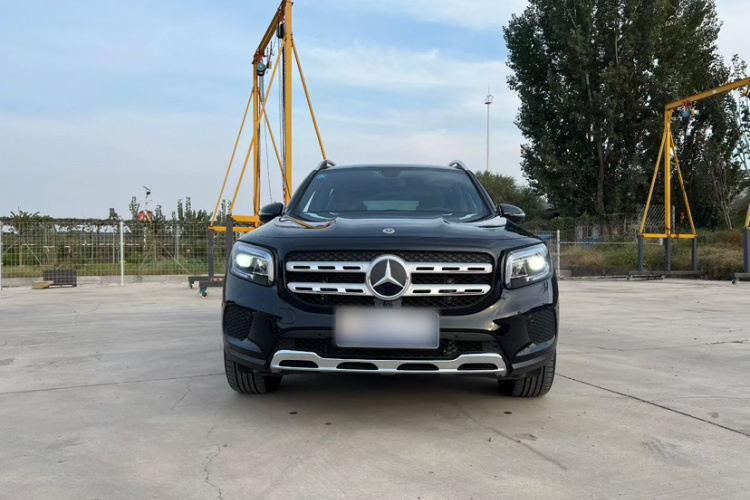 奔驰GLB 2023款 改款 GLB 200 时尚型车身外观6005