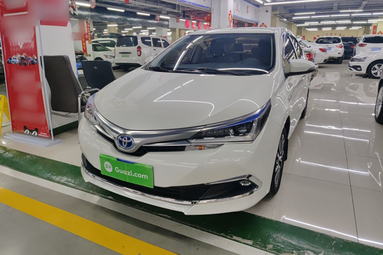 丰田 卡罗拉 2017款 改款双擎 1.8L E-CVT精英版车身外观1