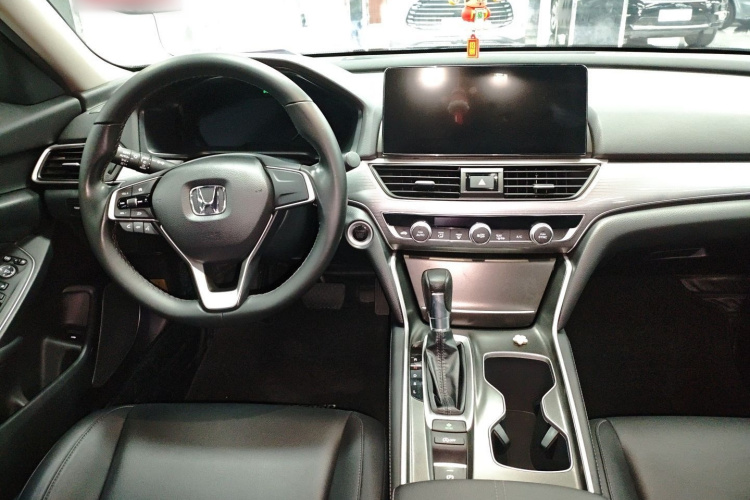 本田 雅阁 2022款 260TURBO 豪华版中控内饰7002
