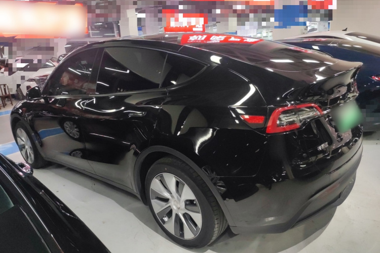 特斯拉 Model Y 2021款 标准续航后驱版车身外观4