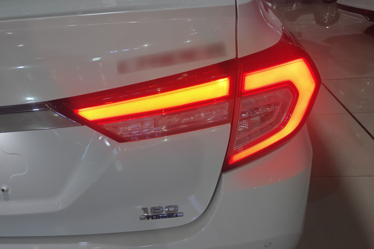 本田 凌派 2019款 180Turbo CVT豪华版 国VI车身外观9