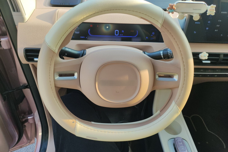 吉利银河 2023款 熊猫mini 200km 耐力熊中控内饰13