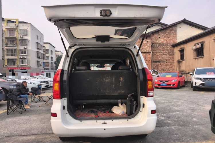 东风风光 风光330 2014款 1.5L手动标准型DK15-02机舱底盘23