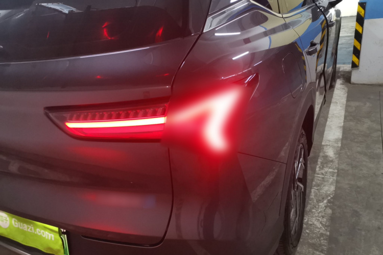 五菱汽车 五菱星光S 2024款 130km 旗舰型车身外观9