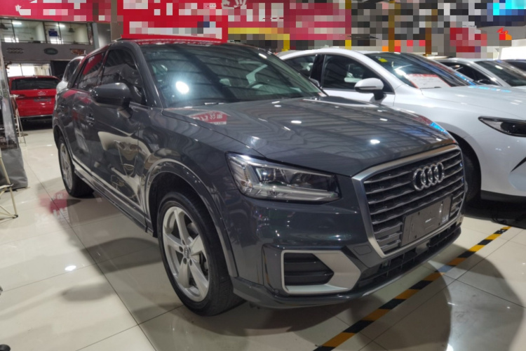 奥迪Q2L 2021款 35 TFSI 时尚致雅型车身外观3
