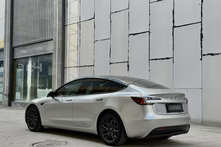特斯拉 Model 3 2023款 后轮驱动版车身外观6005