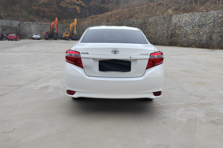 丰田 威驰 2014款 1.5L 自动智臻版车身外观6004