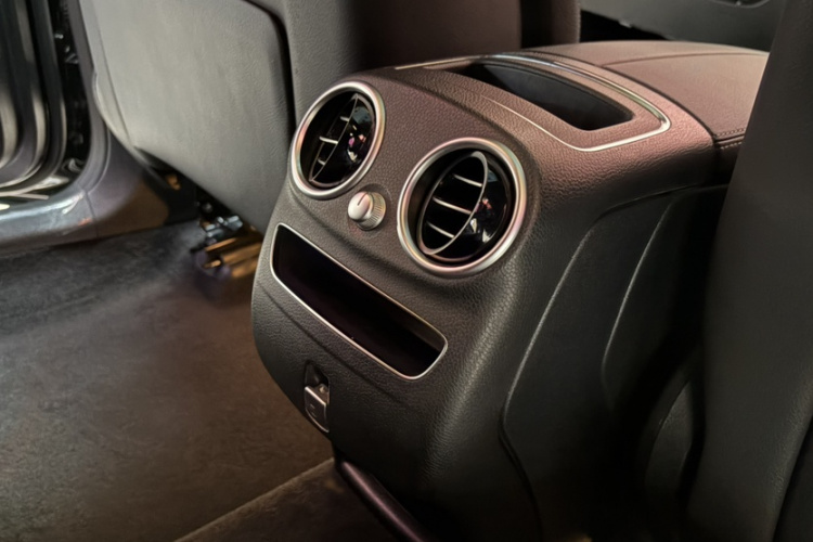 奔驰GLC 2022款 改款三 GLC 260 L 4MATIC 动感型中控内饰7009