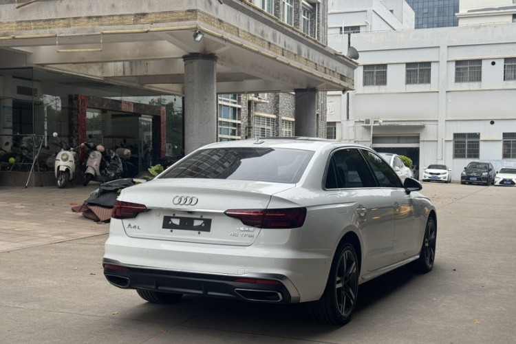 奥迪A4L 2020款 40 TFSI 豪华动感型车身外观6004