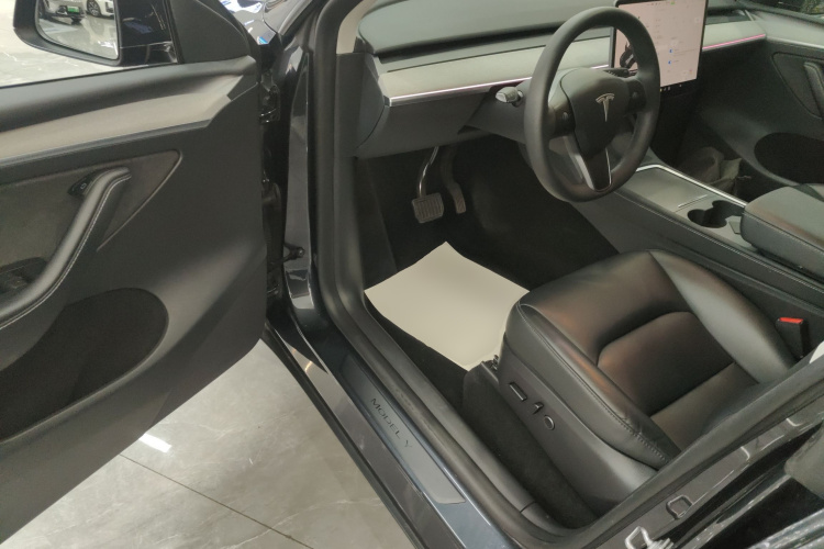 特斯拉 Model Y 2024款 后轮驱动版中控内饰20