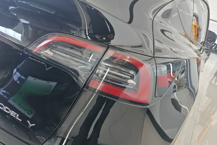 特斯拉 Model Y 2022款 长续航全轮驱动版车身外观6006