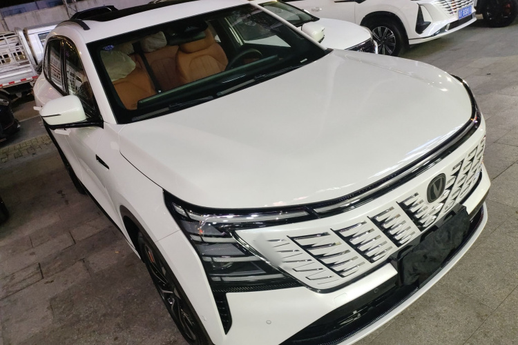 长安CS75 PLUS 2025款 第四代 UItra 2.0T 新蓝鲸 智慧智擎型车身外观3