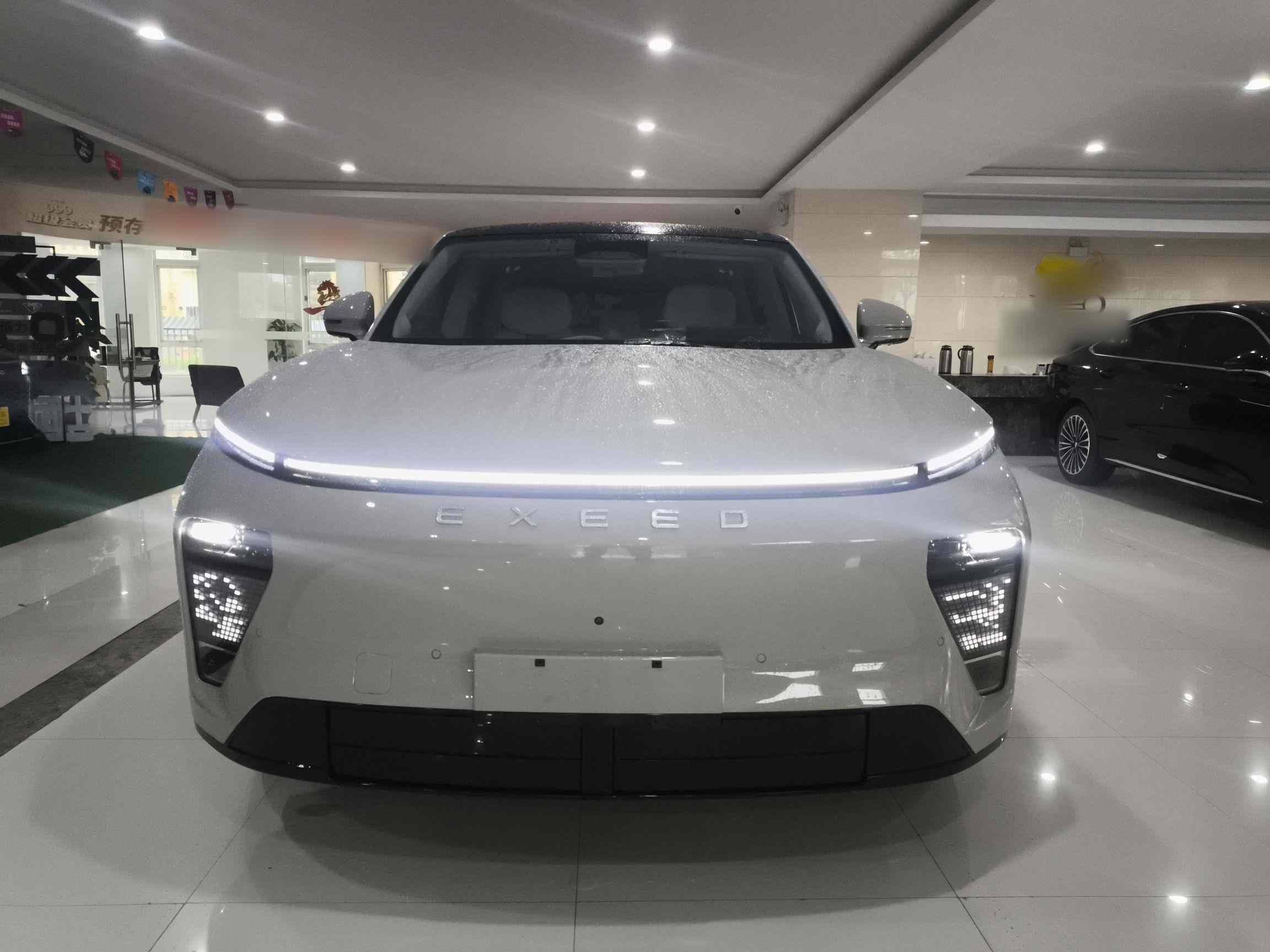 星途 星纪元 ET 2024款 增程 240 Max四驱(1)