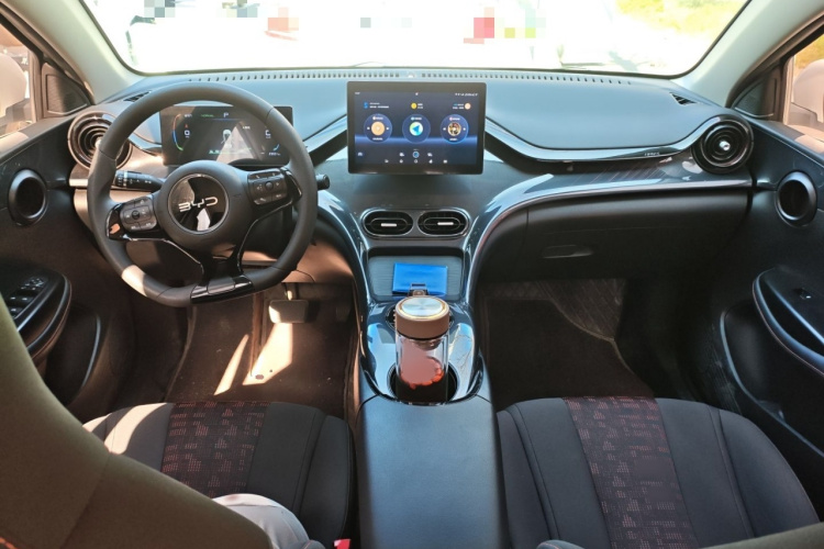 比亚迪e2 2024款 荣耀版 舒适型中控内饰7002