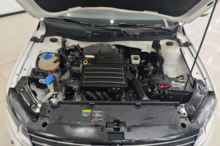 大众 朗逸 2017款 1.6L 手动舒适版机舱底盘24