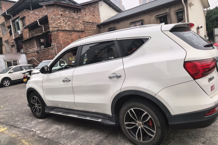 东风风光 风光580 2017款 1.5T CVT智尚型车身外观4