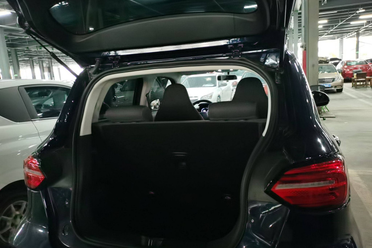 零跑汽车 零跑T03 2021款 400轻享版 三元锂局部细节23