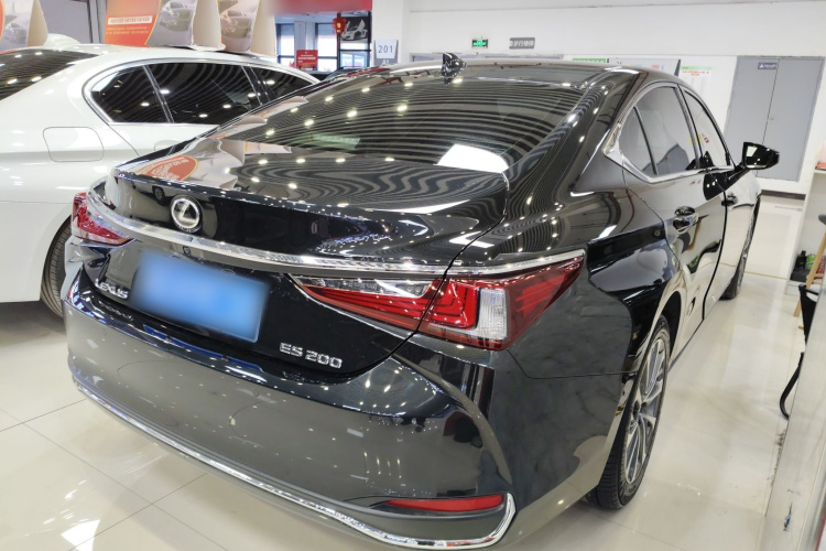 雷克萨斯ES 2023款 200 卓越版车身外观7