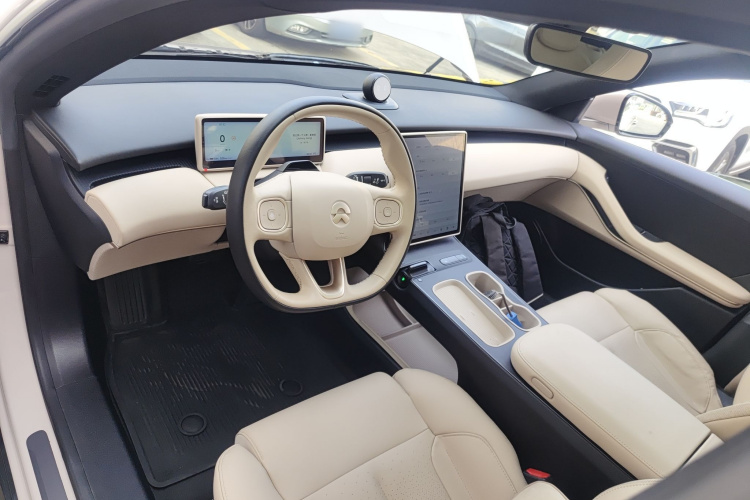 蔚来ET5 2022款 75kWh中控内饰12