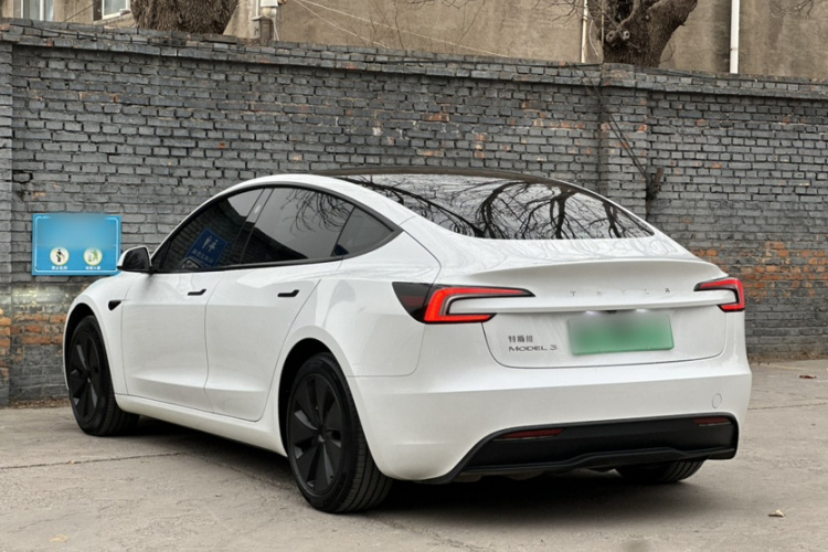 特斯拉 Model 3 2023款 后轮驱动版车身外观6008