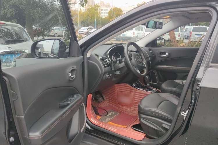 Jeep 指南者 2019款 220T 自动家享版中控内饰20
