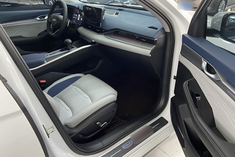 吉利汽车 星瑞 2021款 改款 2.0TD 尊贵型中控内饰7008