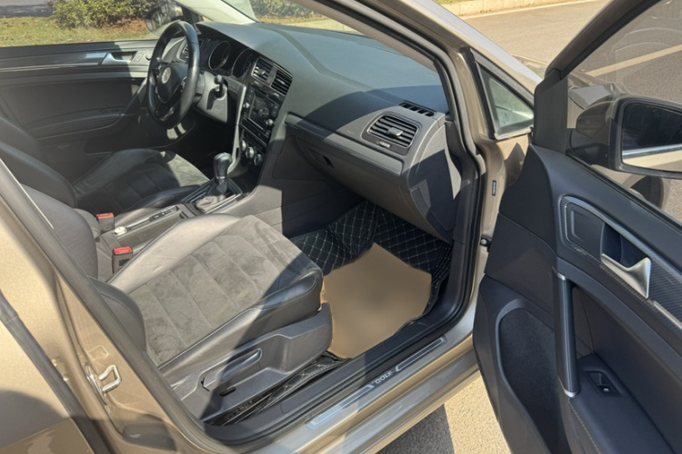 大众 高尔夫 2018款  230TSI 自动豪华型车身外观6007