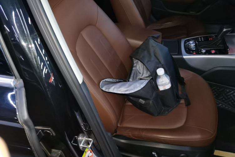 奥迪A6L 2018款 30周年年型 35 TFSI 时尚型局部细节41